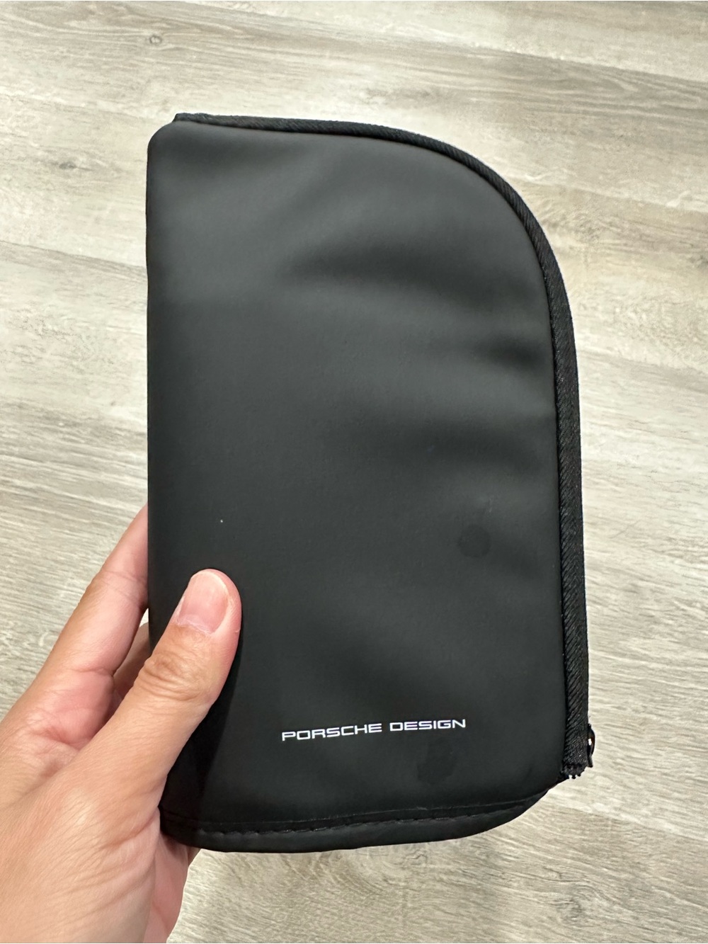 CH216 Porsche Design Lufthansa Business Class Insulated Food/Drink Pouch Black
